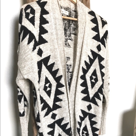 Hollister Black And Grey Aztec Cardigan 
